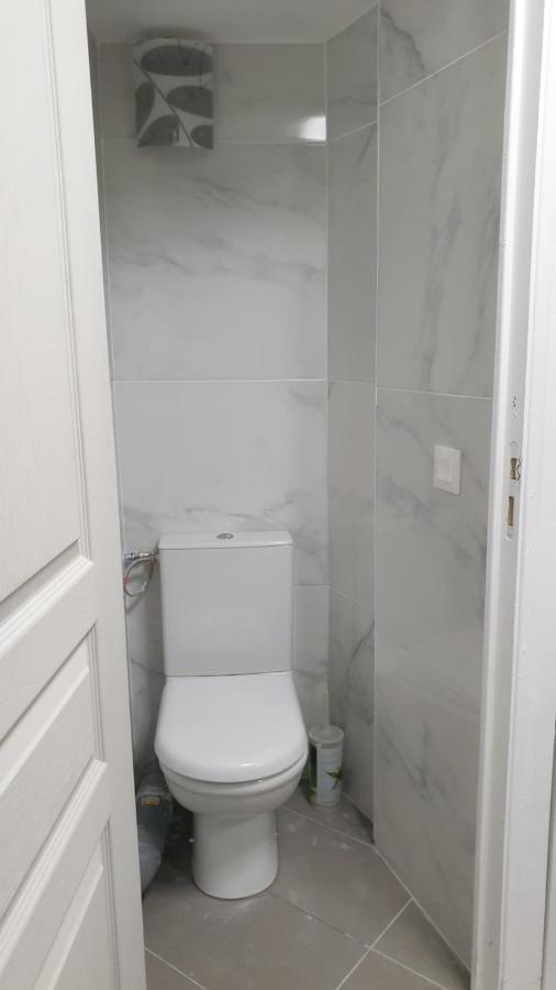 Jolie Appartement Avec 2 Chambres Partagees باريس المظهر الخارجي الصورة